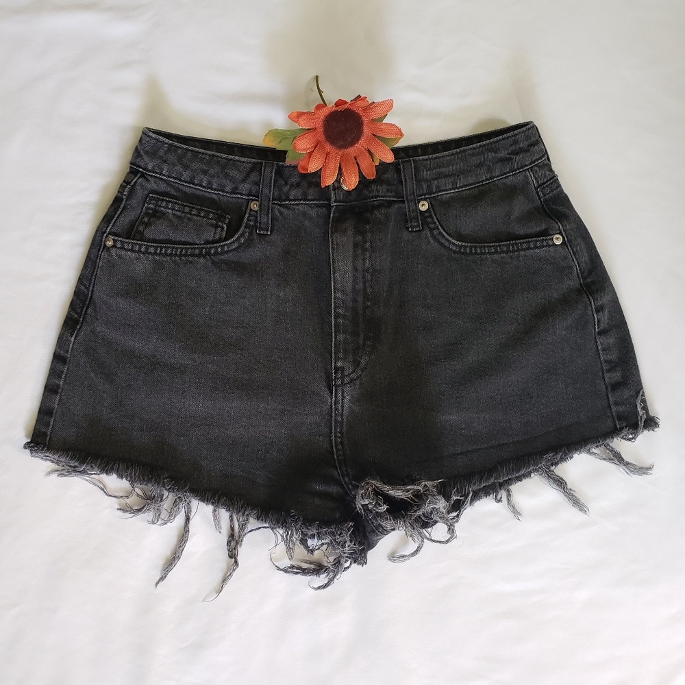 Forever 21 distressed shorts